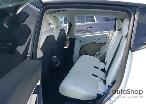 2022 Tesla Model Y Long Range Dual Motor All-Wheel Drive z USA, uszkodzony, nr VIN 7SAYGDEE6NF345975